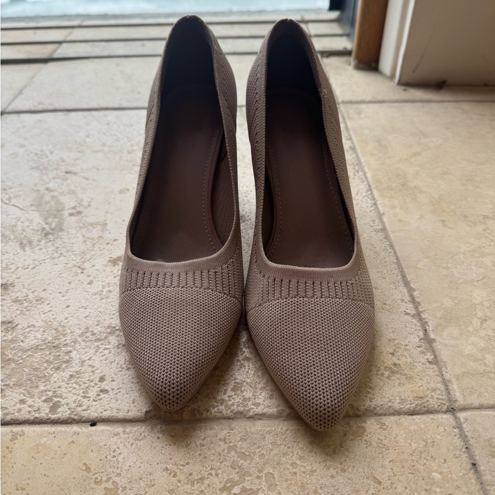Elegant Nude Pointed Toe Women's Heels